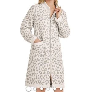 Member's Mark Luxury Premier Collection Ladies Cozy Zip Robe Snow Leopard